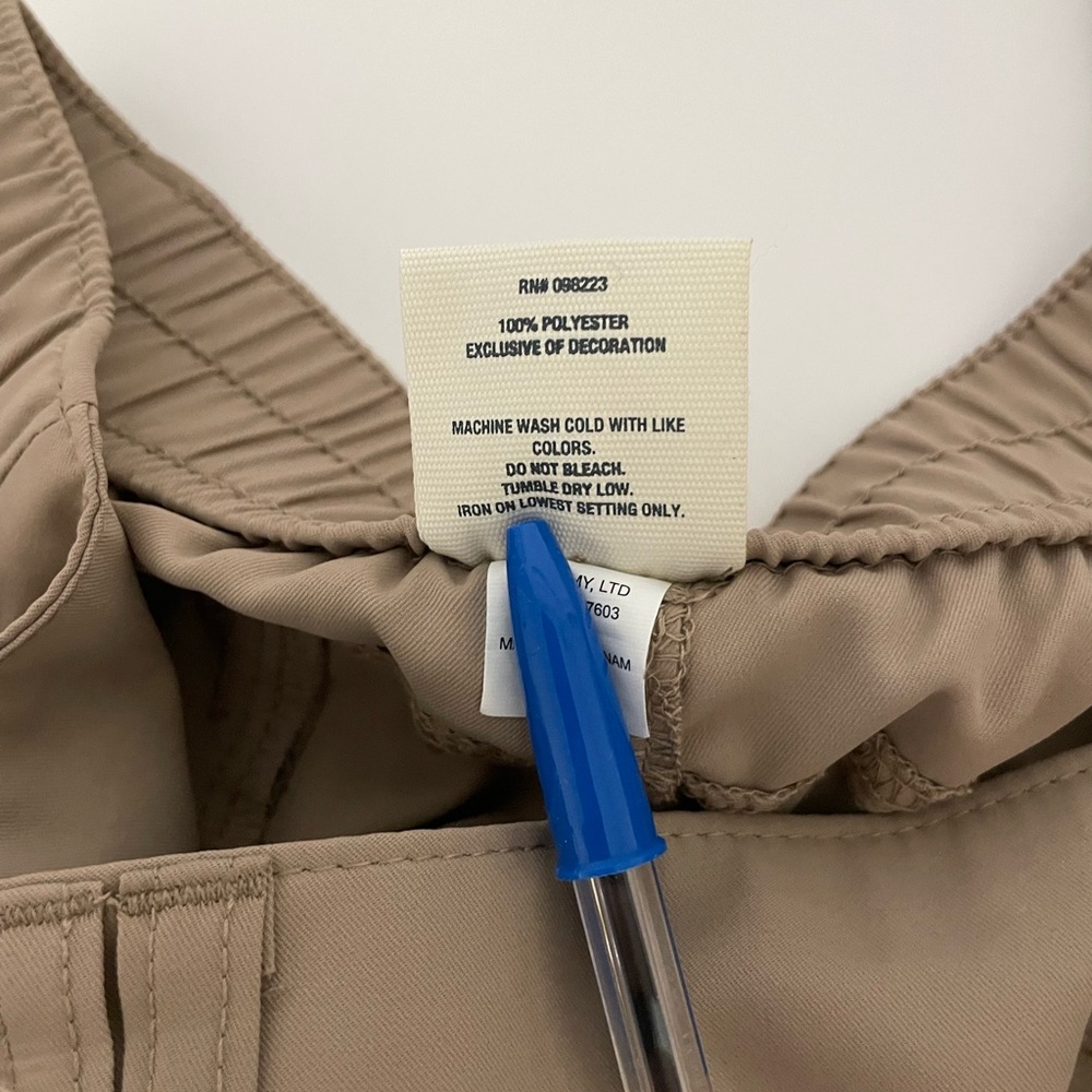 New MAGELLAN Outdoors Tan/Khaki Convertible Cargo Pants/Shorts Wick/UPF large - Picture 8 of 15